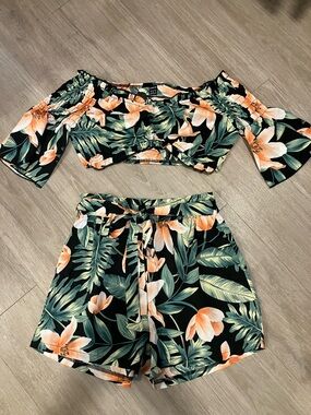 SHEIN Black Floral Off-Shoulder Crop Top with Matching Shorts